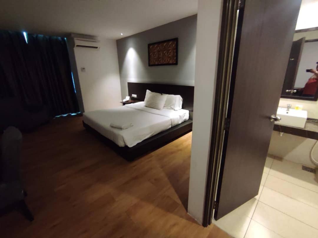 Summit Signature Hotel Oug Kuala Lumpur Extérieur photo